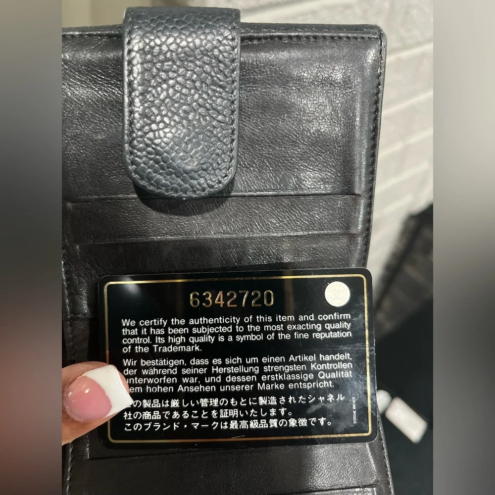 CHANEL Black Textured Leather Card Holder - Picture 7 of 7